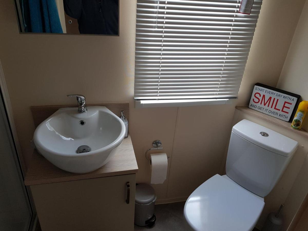 6 Berth Deluxe Caravan Palm Grove 42 شابيل سانت ليوناردز المظهر الخارجي الصورة